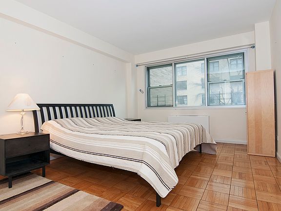 3rd image of 330 E 49th St APT 5D