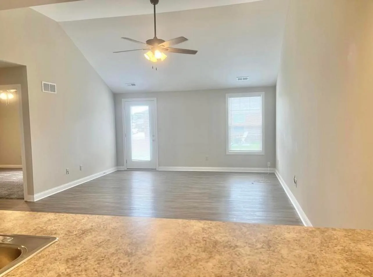510 Spinnaker Dr — Photo 4