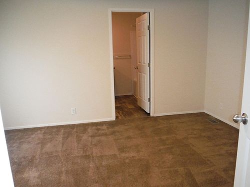 5th image of 39207 Wyoming Dr