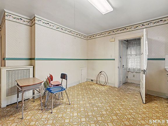 5th image of 107 Wolfpit Avenue