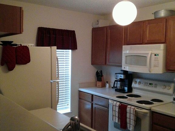 2nd image of 2719 Dodds Ln