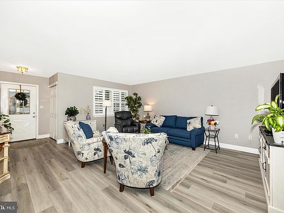 5th image of 5686 Crabapple Dr