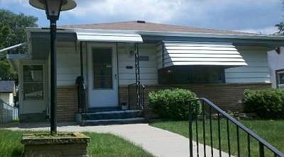 2nd image of 3855 Polk St NE
