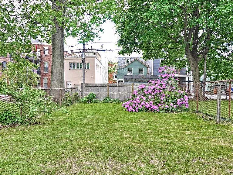 545 E 5th St #2 — Photo 17