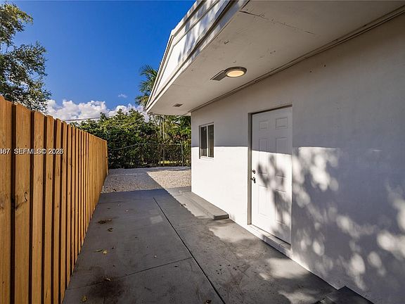 2nd image of 2729 SW 18th St