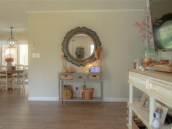 5th image of 256 Forest Hill Dr