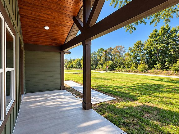 4th image of 27 Mountain Ln
