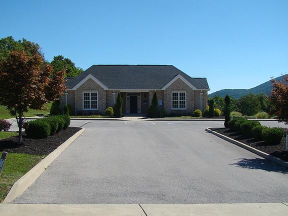 4th image of 7551 Nandina Dr