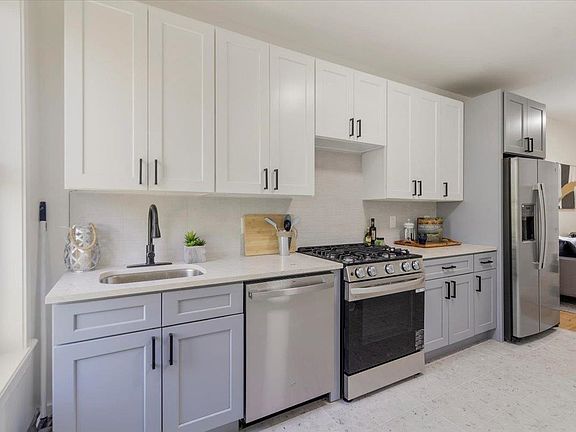 5th image of 121 41st St APT 4
