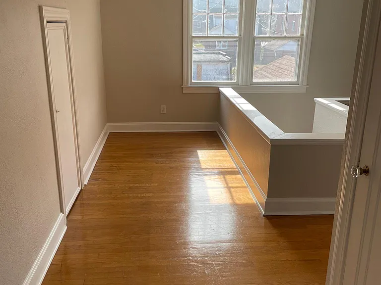 1321 Charleston Ave — Photo 11