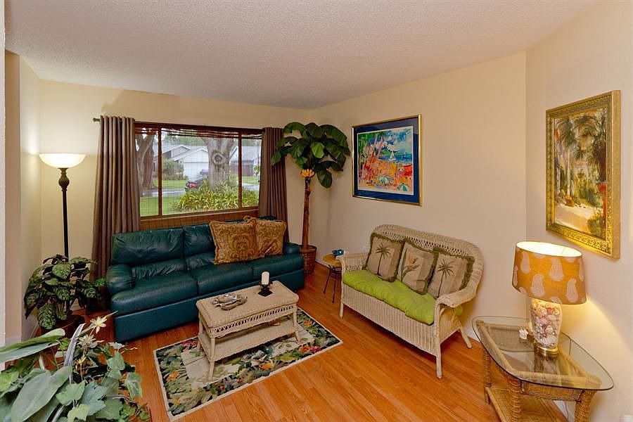 1st image of 161 Morning Glory Dr
