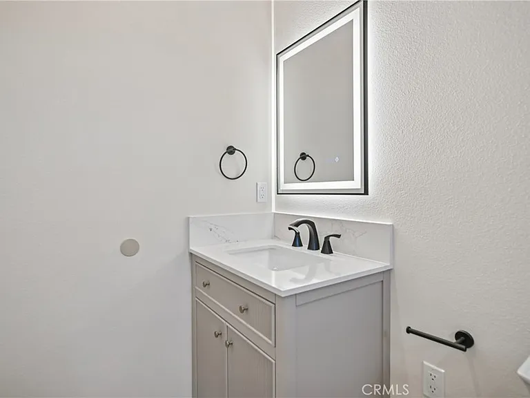 1956 N Ontario St #101 — Photo 22