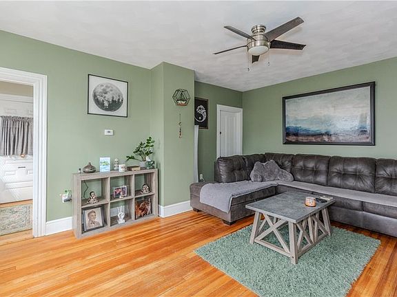 4th image of 291 Roger Williams Ave E