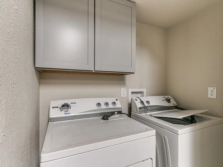 2221 Churchill Pl — Photo 31