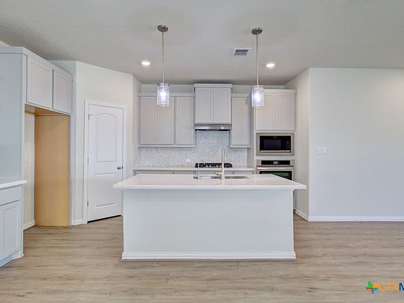 3rd image of 2058 Chelsea Grv