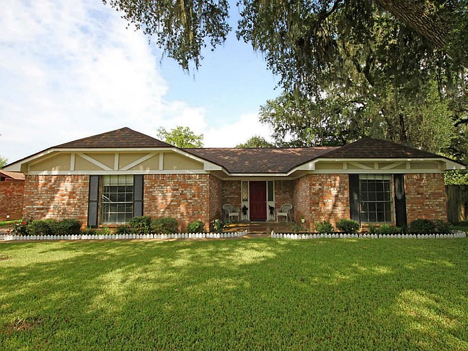 1st image of 115 Spanish Moss Ln