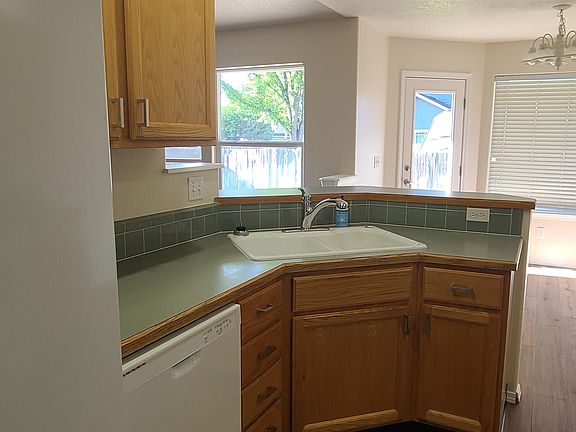 5th image of 13593 W Rochester St