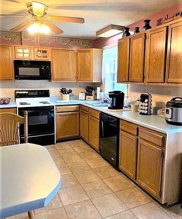 3rd image of 114 Woodlea Dr