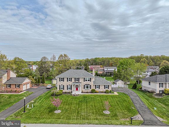 3rd image of 129 Honora Dr