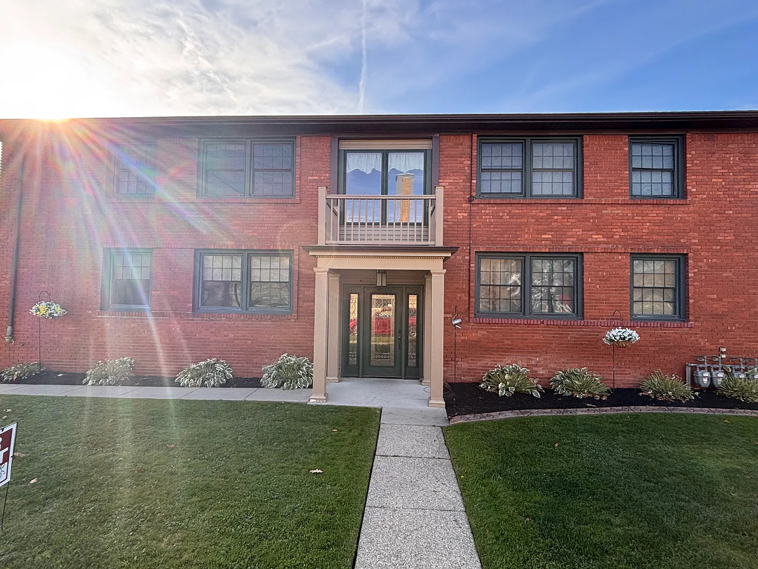 2 bed, $1,275 — Photo 1