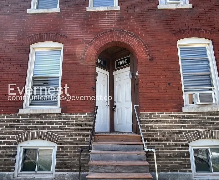 3720 Fairview Ave — Photo 2
