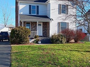35 S Vernon St, Middleport, NY 14105