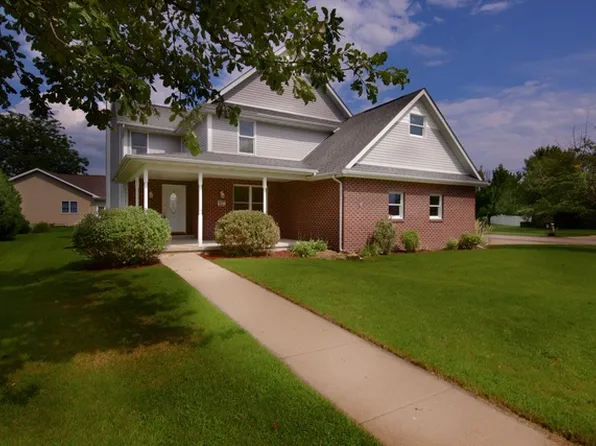 927 Edgewater Dr, Morris, IL 60450