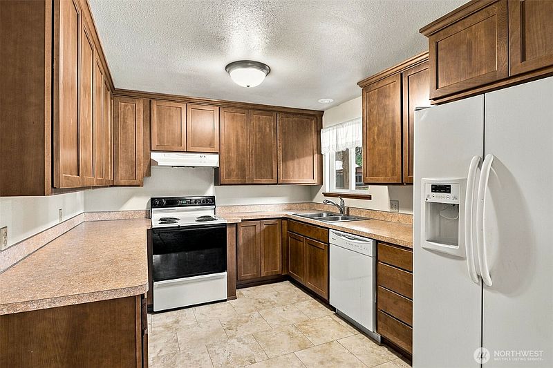 3rd image of 5017 19th Avenue SE