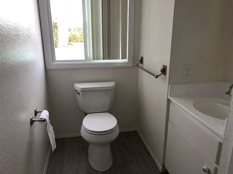 Upstairs 1/2 Bath