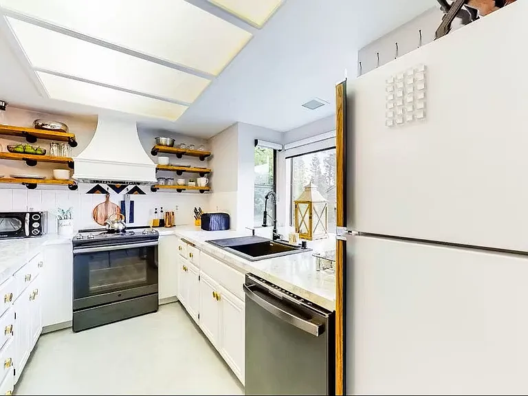 384 Joaquin Rd #26 — Photo 6