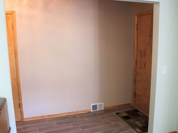2nd image of 590 Dana Ave