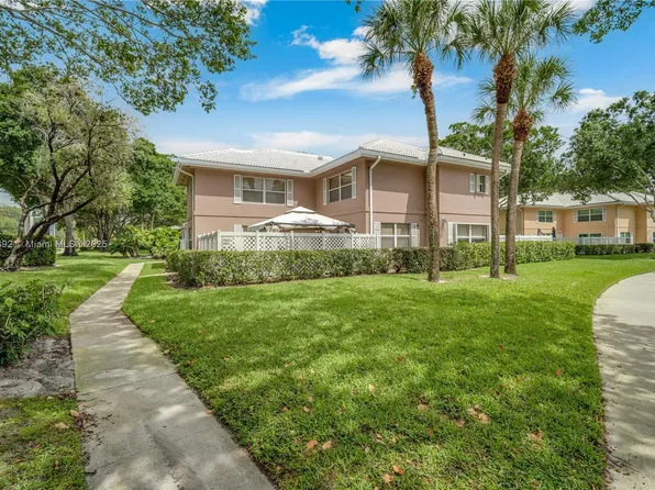 3104 Kingston Ct #11D, West Palm Beach, FL 33409