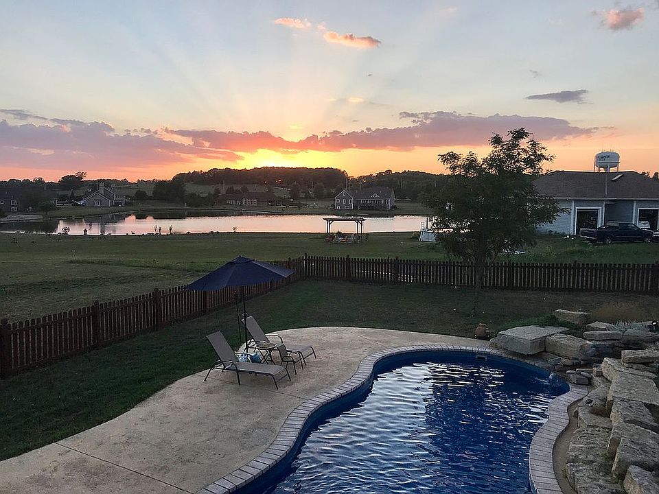 2nd image of 310 Signal Ridge Dr
