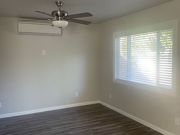 5th image of 5553 Elm Ln #B