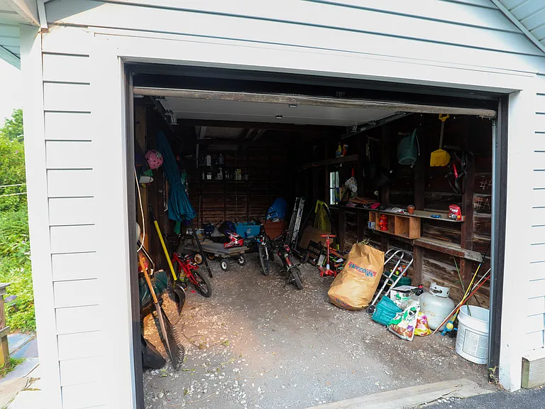 98 Hurley Ave — Photo 27