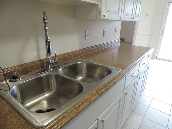 5th image of 3718 Wax Myrtle Dr