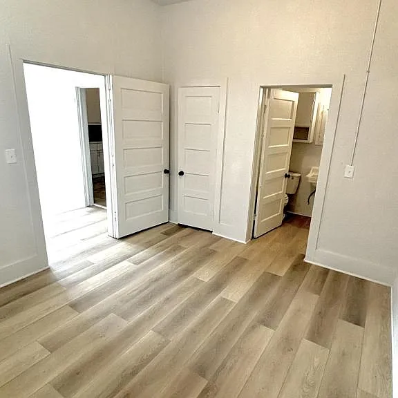 404 E Bond St #9 — Photo 12
