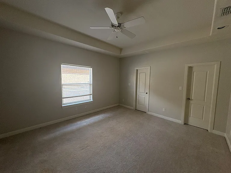 210 Rio Grande Dr — Photo 2
