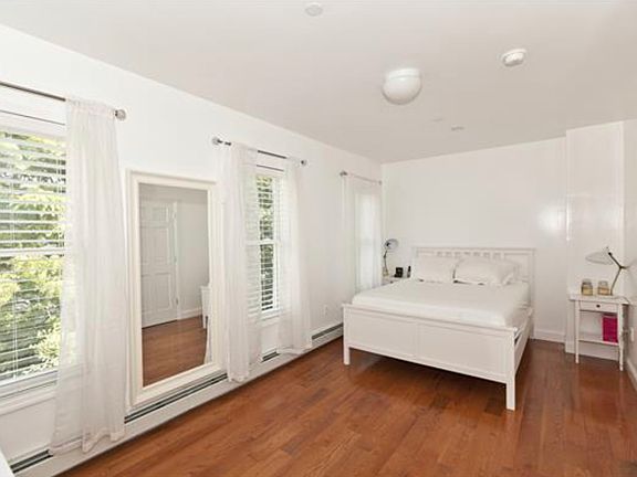 4th image of 221 Macon St #2