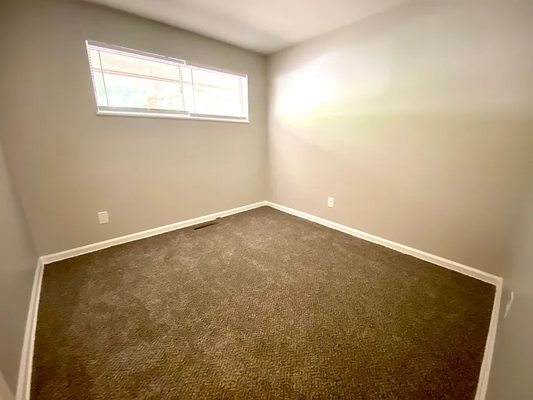 4417 Grayson St — Photo 9
