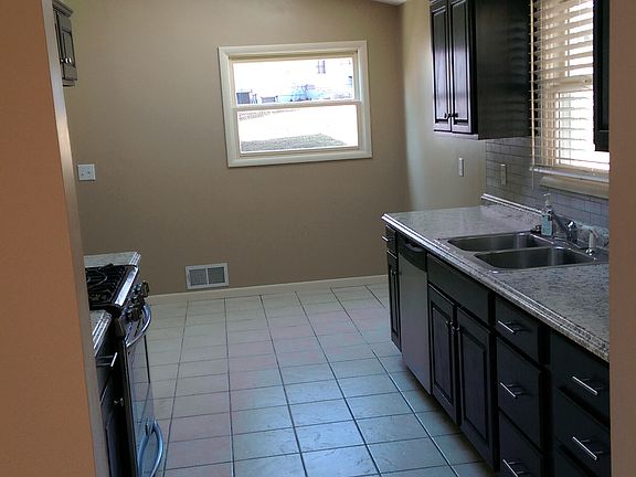 4th image of 3806 W 49th St