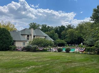 11N132 Johnstoun Rd, Elgin, IL 60124