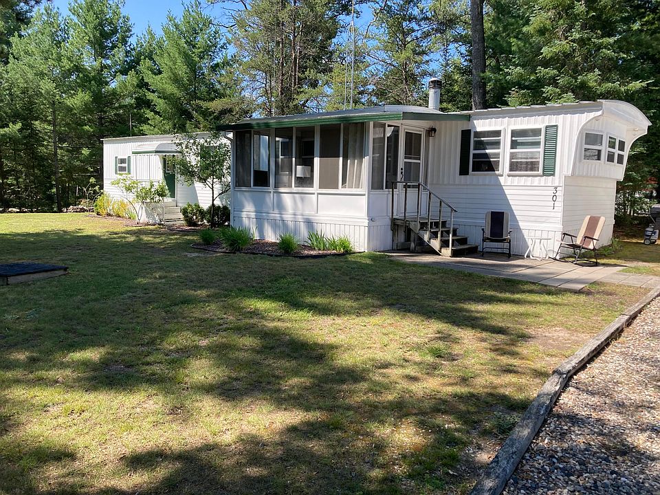 1st image of 301 Arrowwood Dr