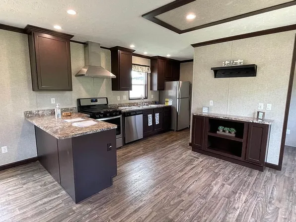 1707 E Blanchard Ave, Hutchinson, KS 67501