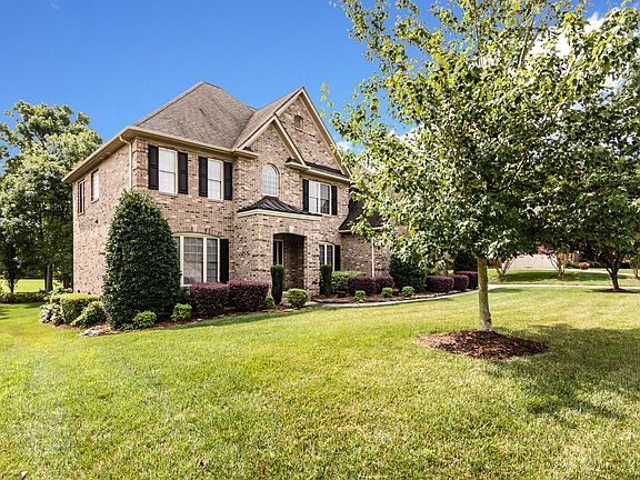 Front view of home