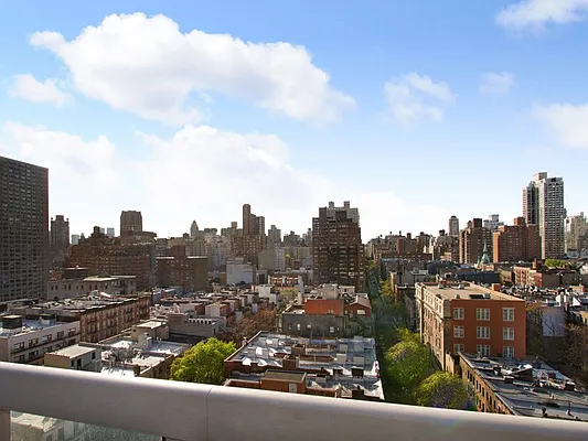 Sold by Sotheby's International Realty | media 9