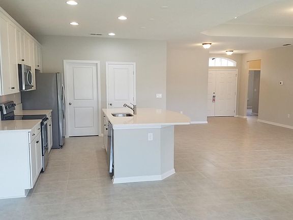 3rd image of 1489 Autumn Pines Dr