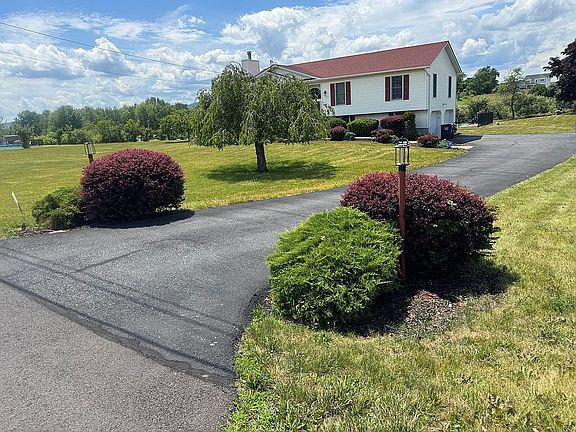 2nd image of 5 Van Del Dr