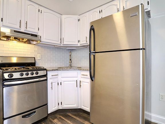 3rd image of 6311 Dewey Ave #2