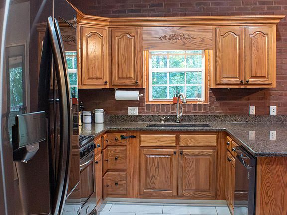 5th image of 118 Williams Dr